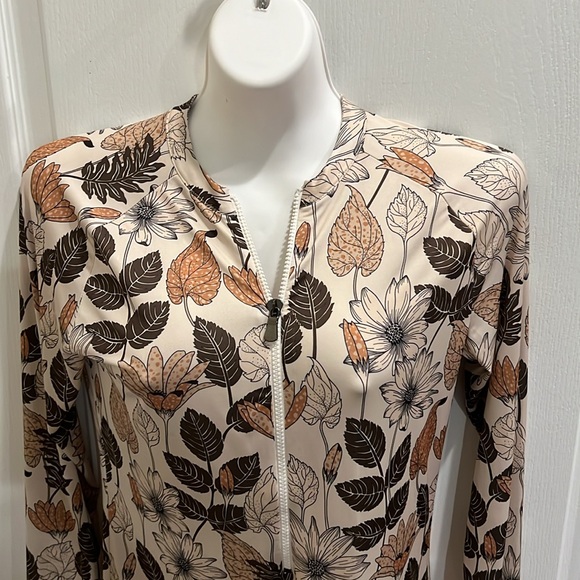 Anatomie Talulla Floral Leaves Ladies 1/2 Zip Jersey size M NWT - Picture 2 of 5